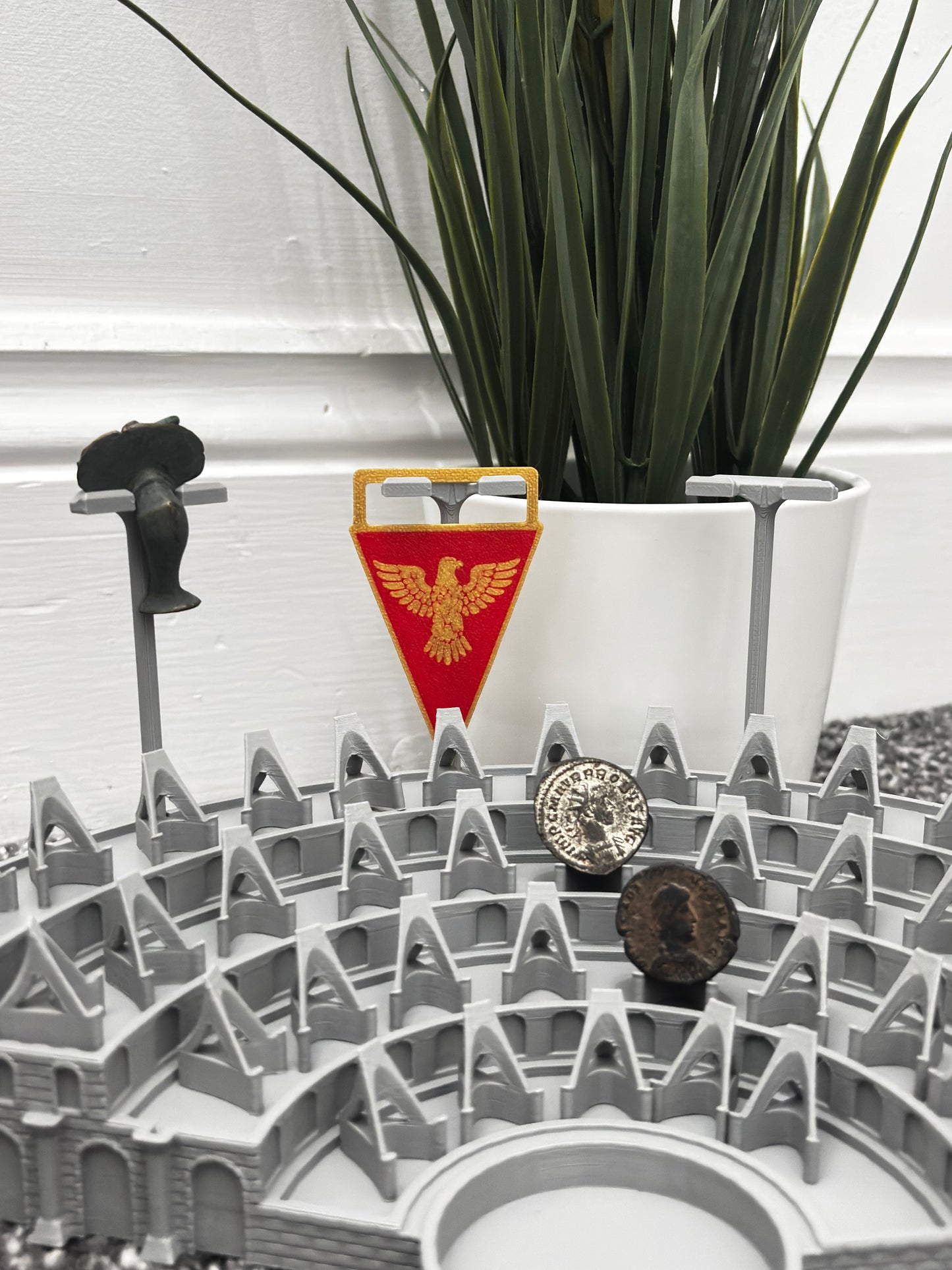 ROMAN/HAMMERED COIN DISPLAY