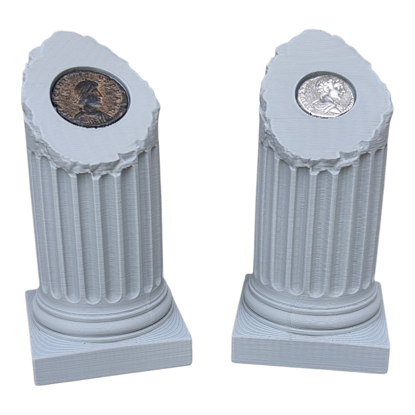 Pack of 4 customisable coin display pillars